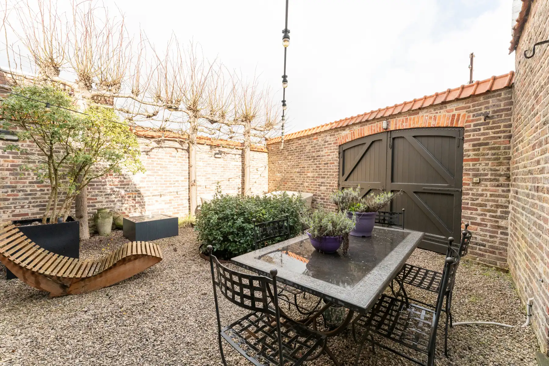 Charmante gerenoveerde woning met 3 slpk en 2 garages  foto 2