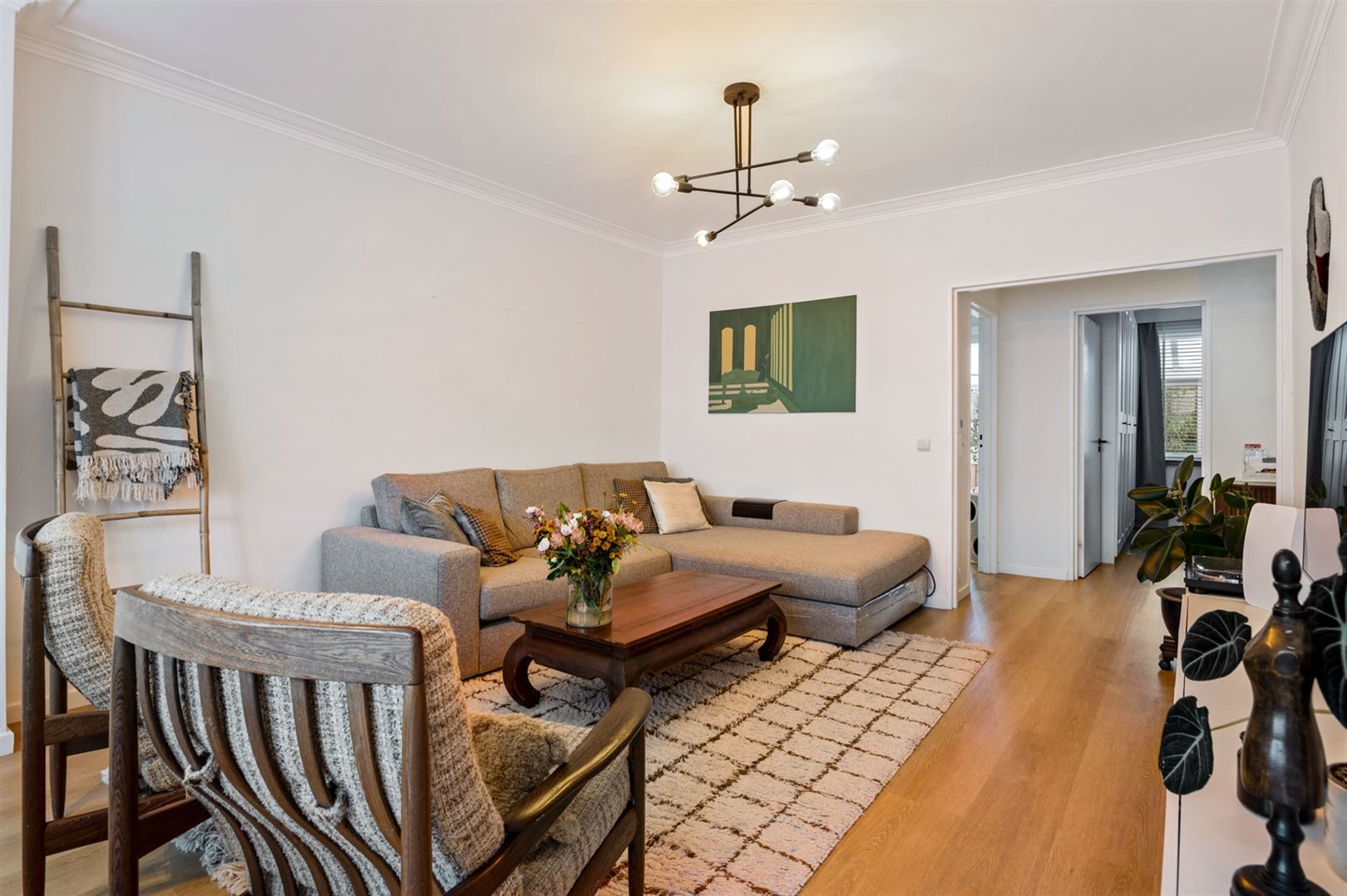 Gerenoveerd appartement met 2 slaapkamers en veranda. foto 3