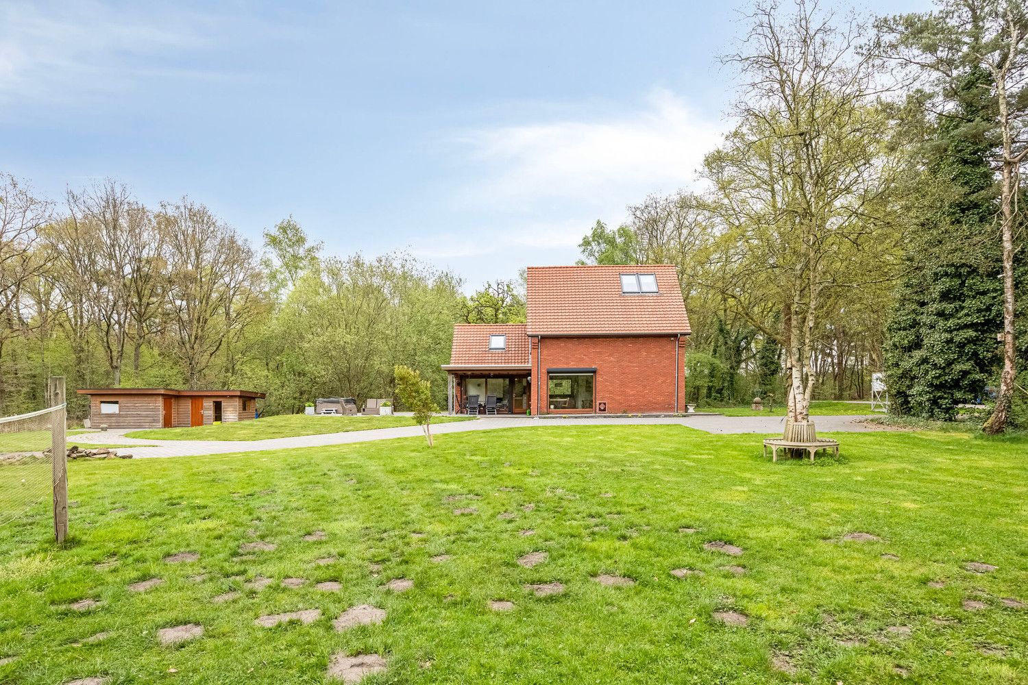 Idyllisch gelegen landhuis in een oase van rust te Lommel foto 39