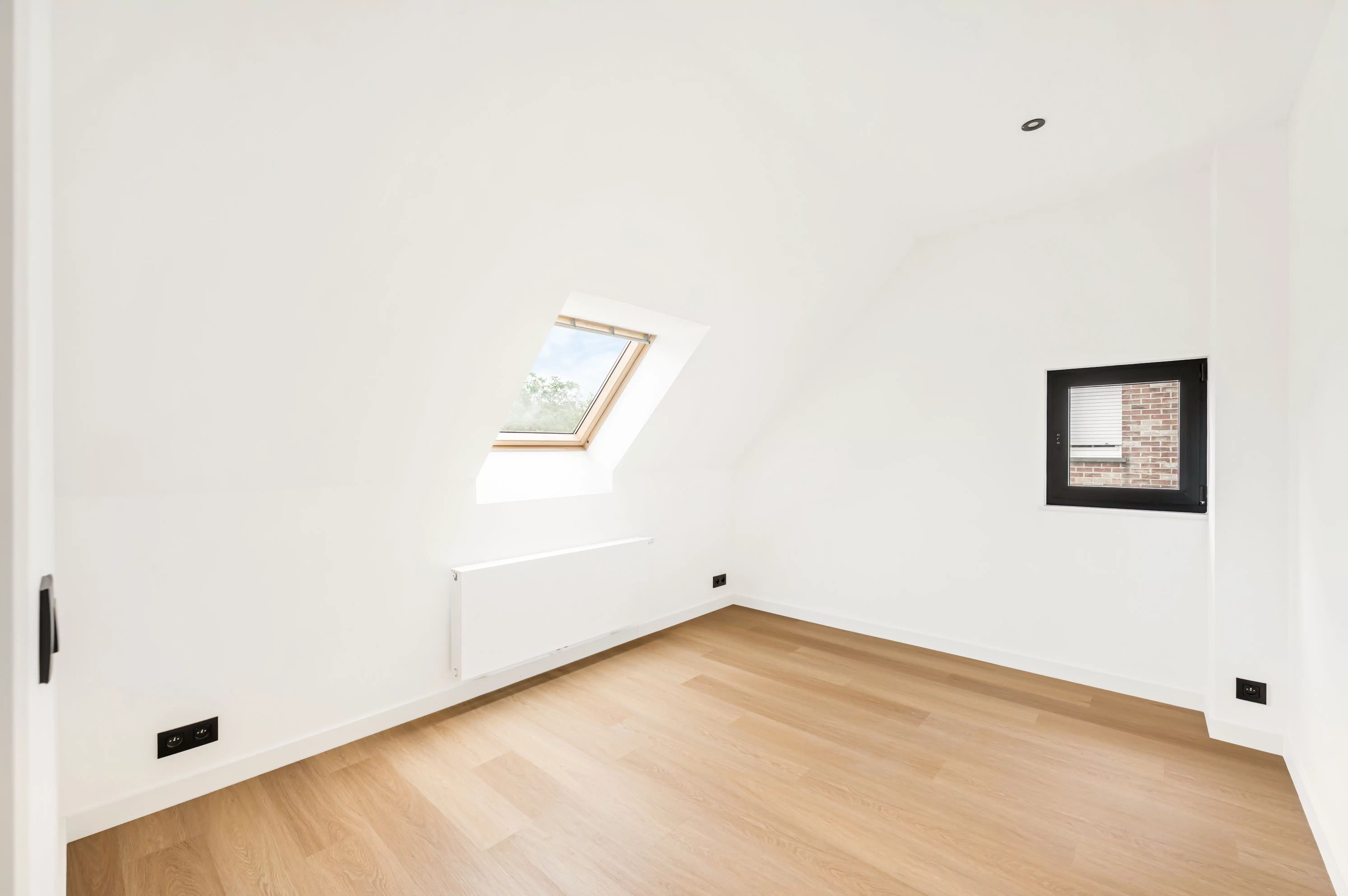 Instapklare woning met 4 slaapkamers en 2 badkamers ! foto 37