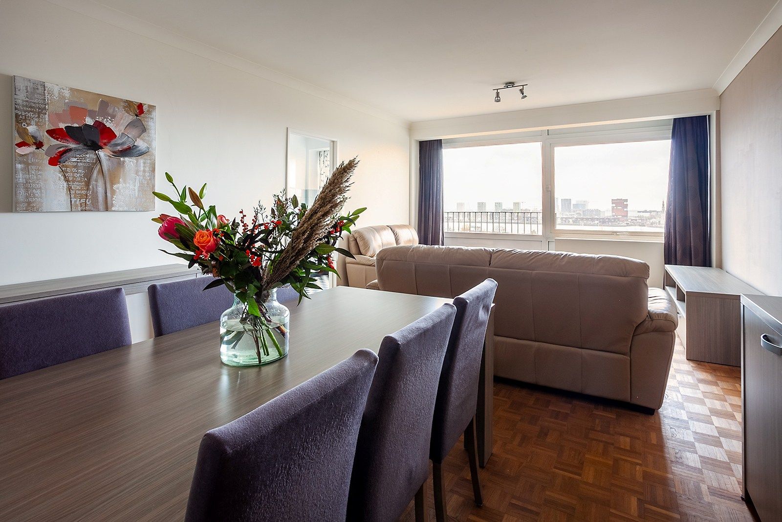 1-slaapkamer appartement op de 11de verdieping foto 2