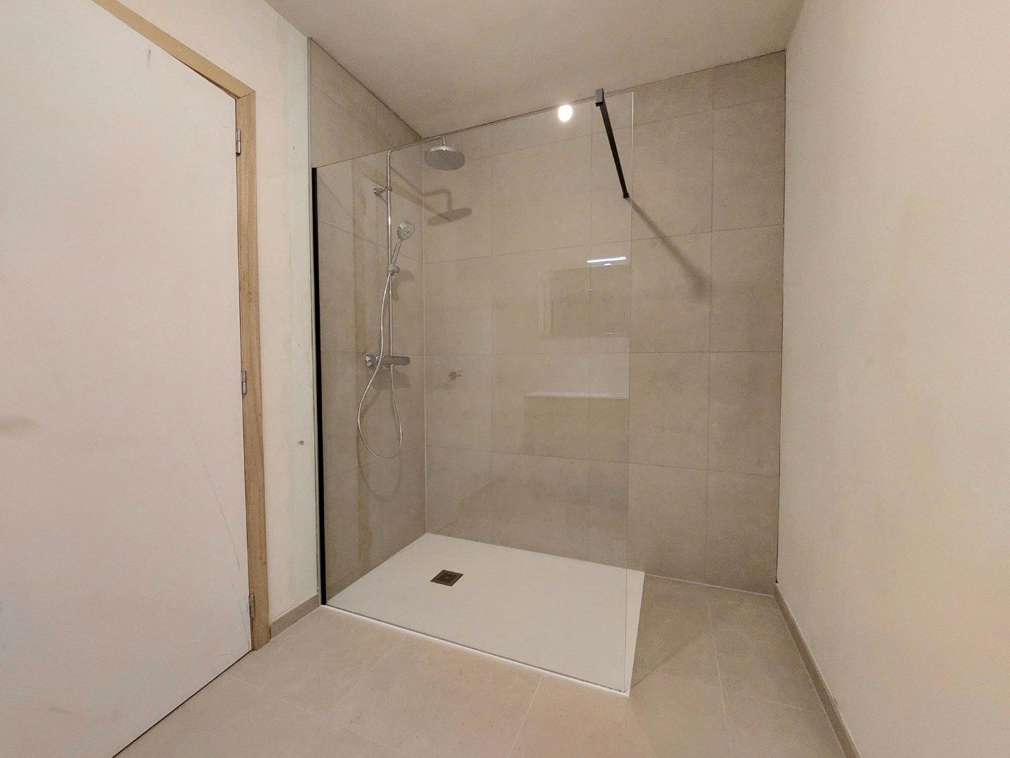 Ruime woning met 2 units foto 2