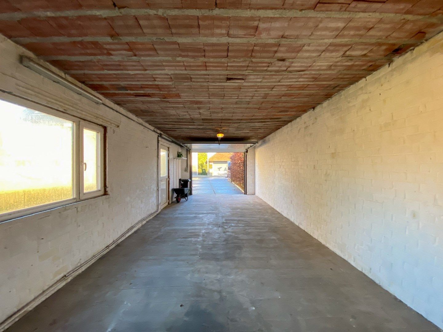 Woning met 4 slaapkamers, garage, loods en tuin. foto 27