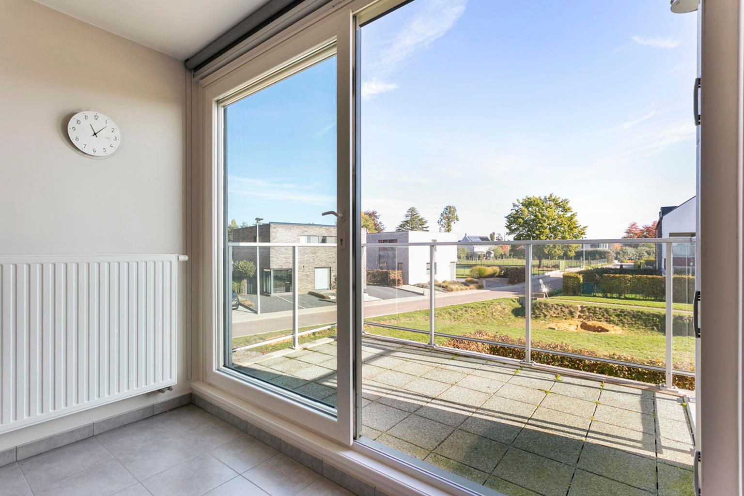 MOOI APPARTEMENT MET 2 SLAAPKAMERS EN GARAGE IN KUMTICH foto 9