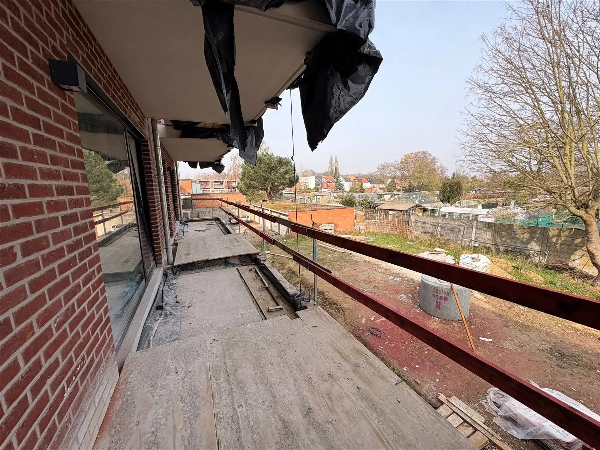 Appartement met 2 slaapkamers en terras. foto 5
