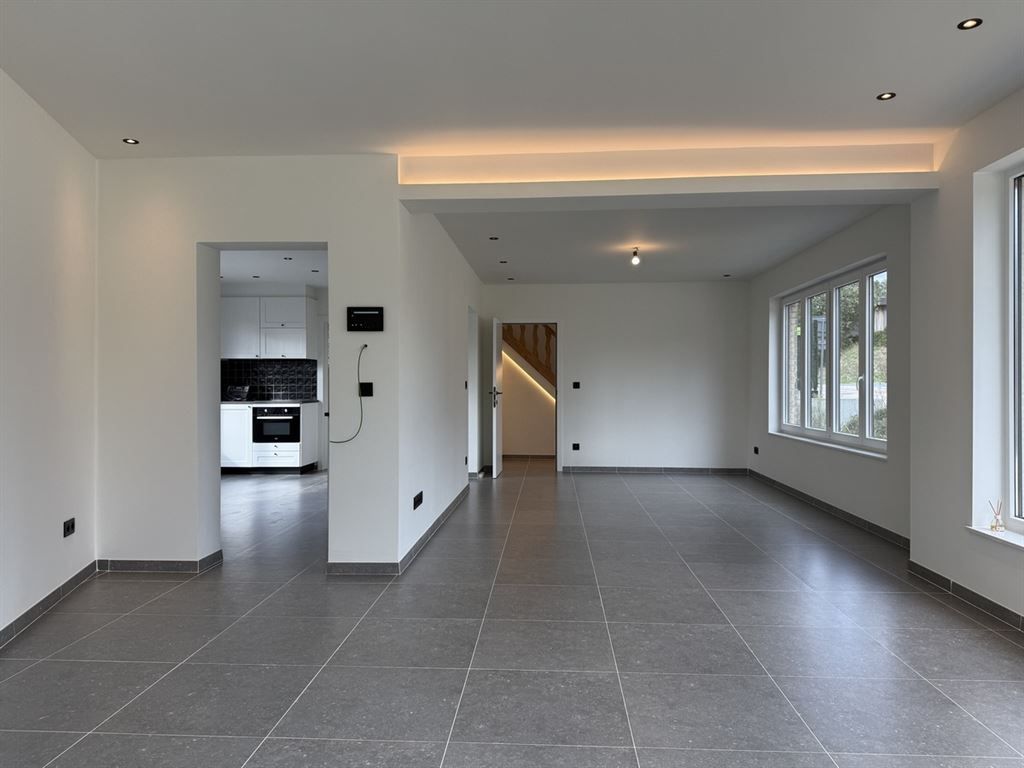 Ruime, vrijstaande woning  met 3 slaapkamers foto 12