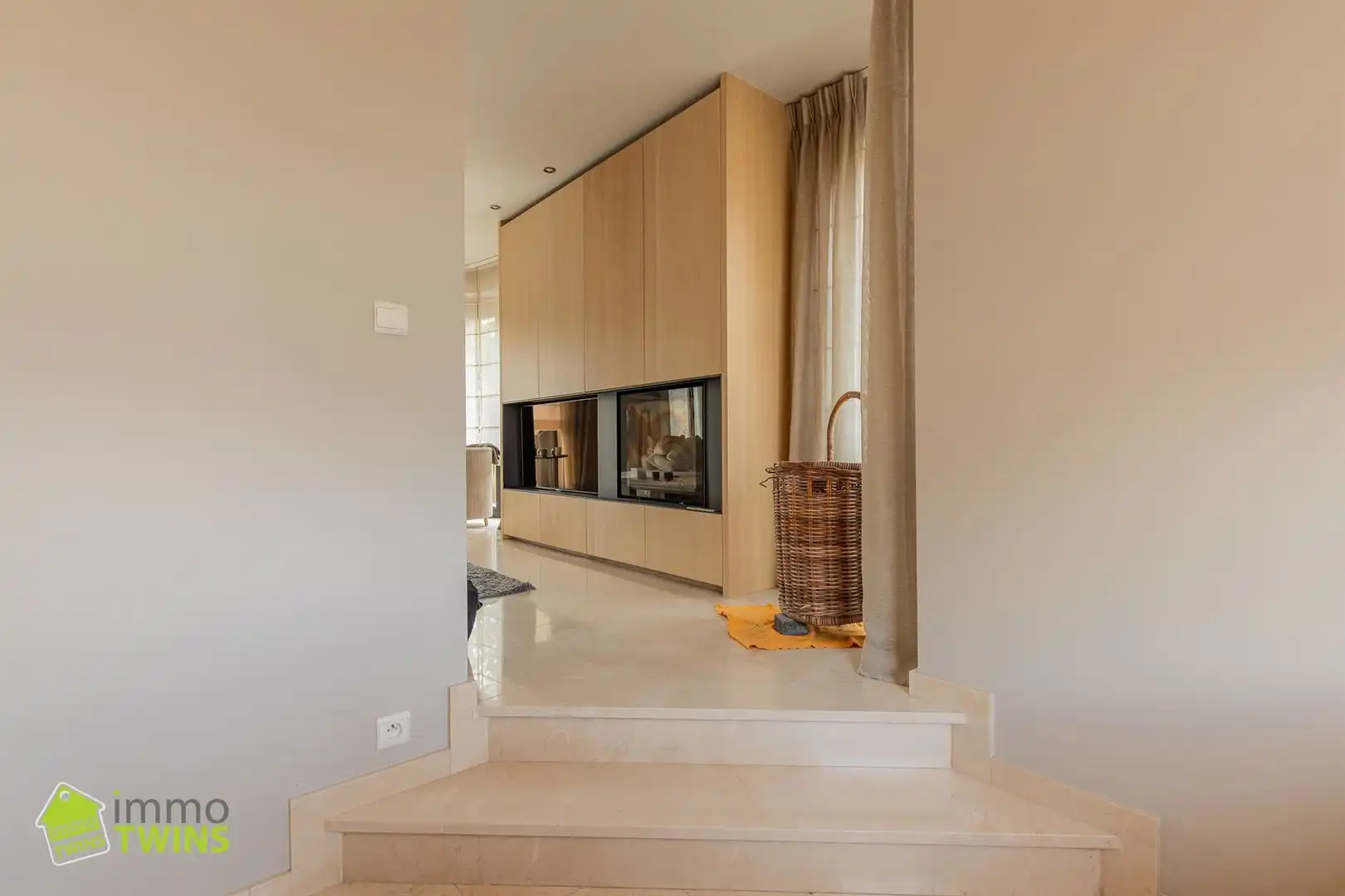 Prachtige instapklare open bebouwing te huur met afgesloten tuin en dubbele garage foto 5