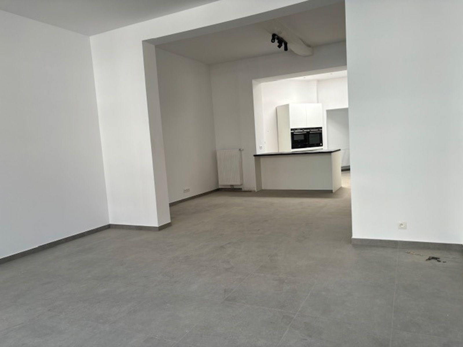 Volledig rerenoveerde woning 5 slpks 2 badks centrum Landen foto 5