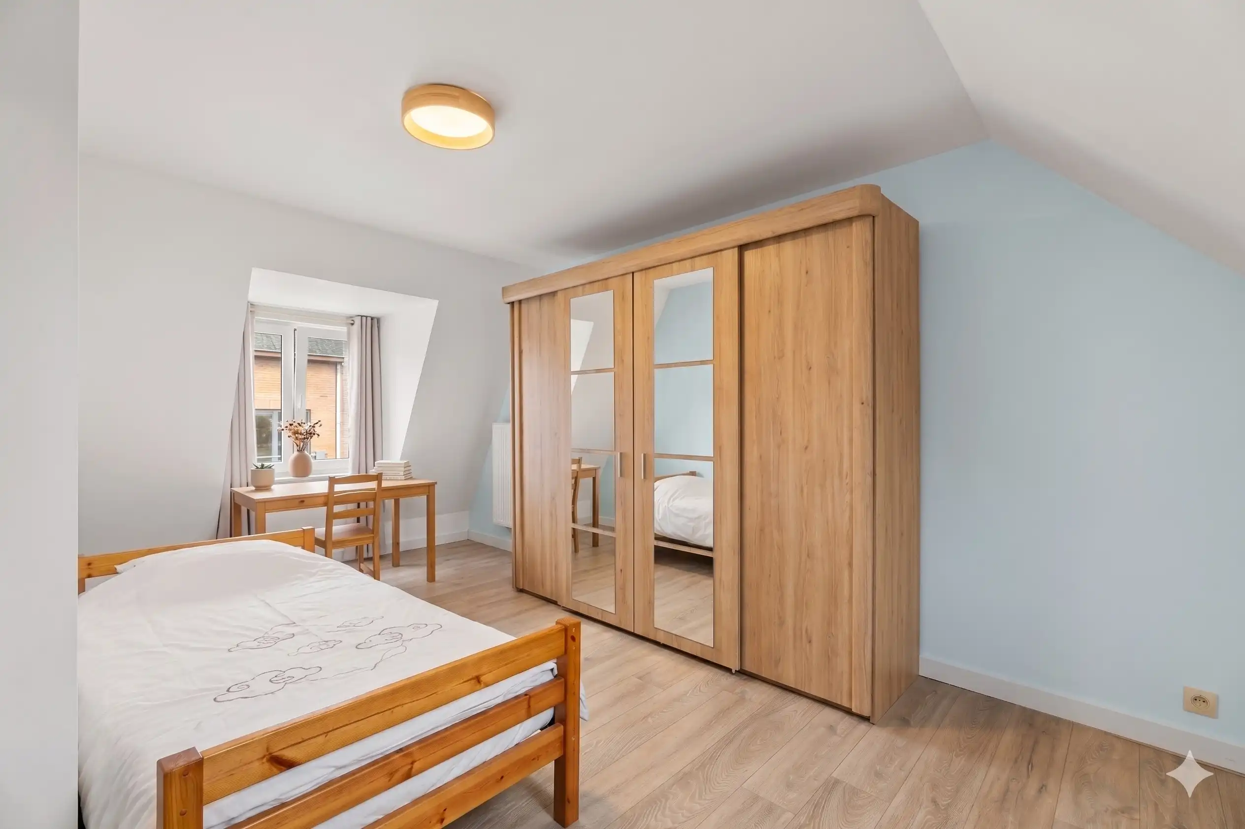 Instapklare, volledig gerenoveerde woning in centrum Lokeren foto 9