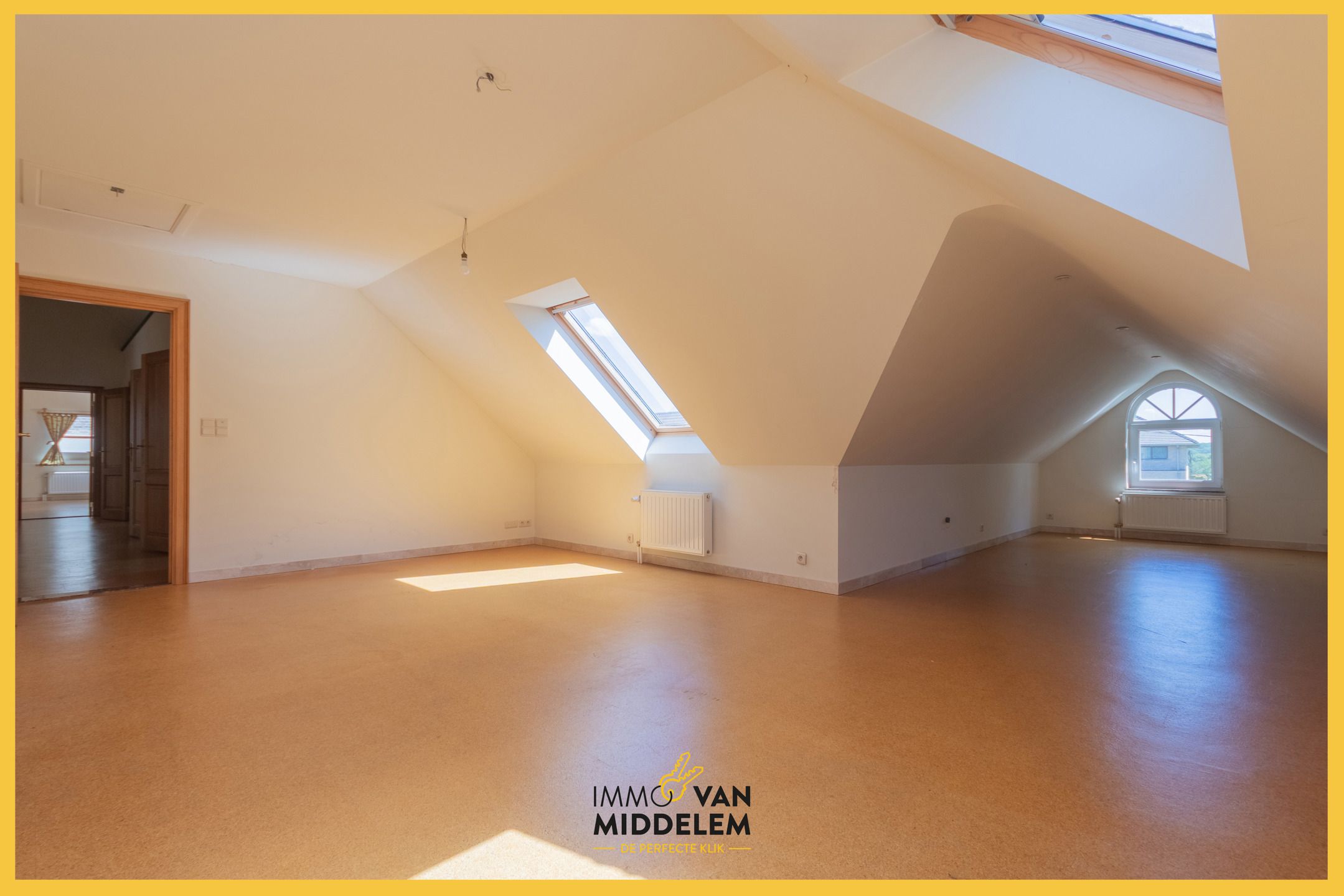 ZEER RUIME (523 m²!) WONING, 5 KAMERS, BUREAU OP +/- 17a36ca foto 14