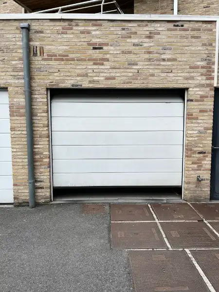 Centrum gelegen app. met 2 slpkms en garage foto 19