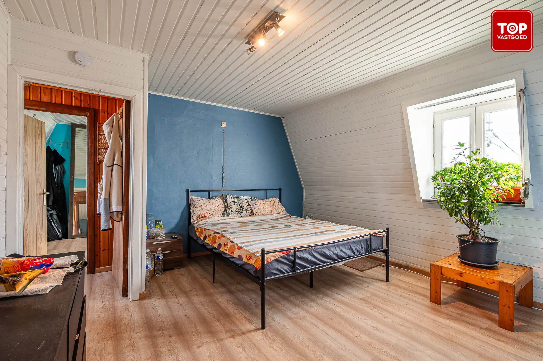 Landelijk gelegen woning met veel potentieel foto 17