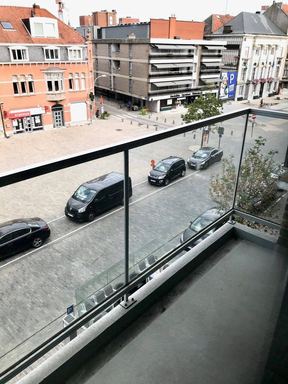 Instapklaar, nieuw geschilderd, ruim 2 slpk appartement foto 9