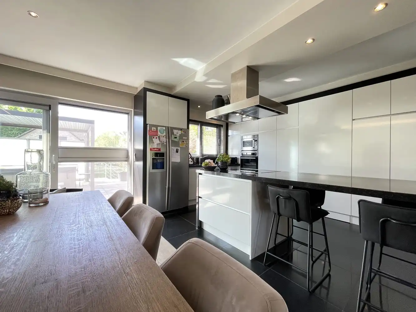 Halfopen bebouwing bestaande uit polyvalent gelijkvloers met woonst foto 13