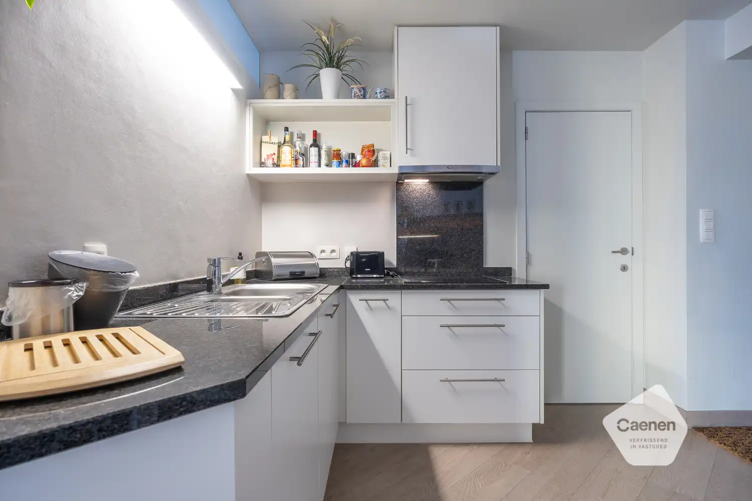 Lichtrijk appartement met zijdelings zicht op de haven in hartje Oostende foto 12