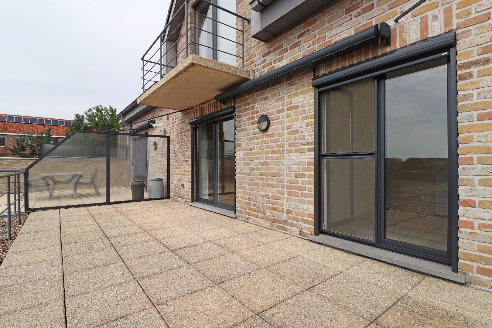 Verzorgd appartement met ruim terras foto {{pictureIndex}}