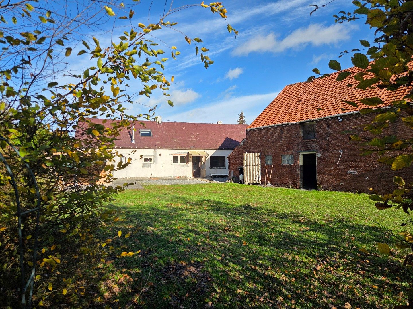 Woning met 3 slpks, schuur met 3 stallen en weiland op 2.288 m² nabij Geel-centrum ! foto 7