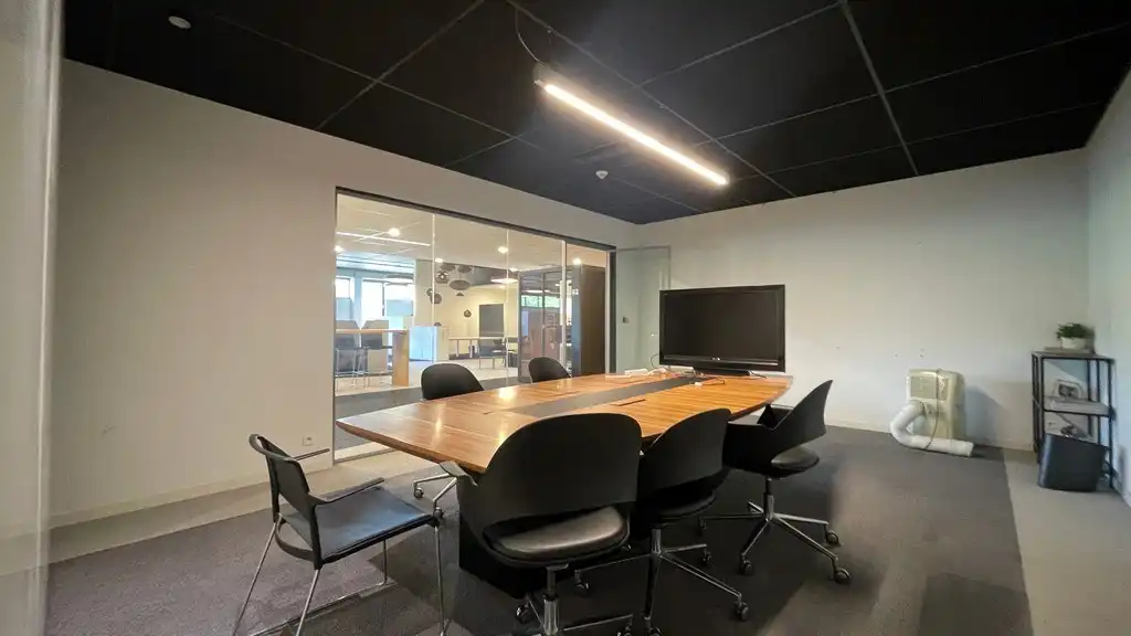 Kantoorruimte te huur vlakbij E19 in Mechelen foto 3