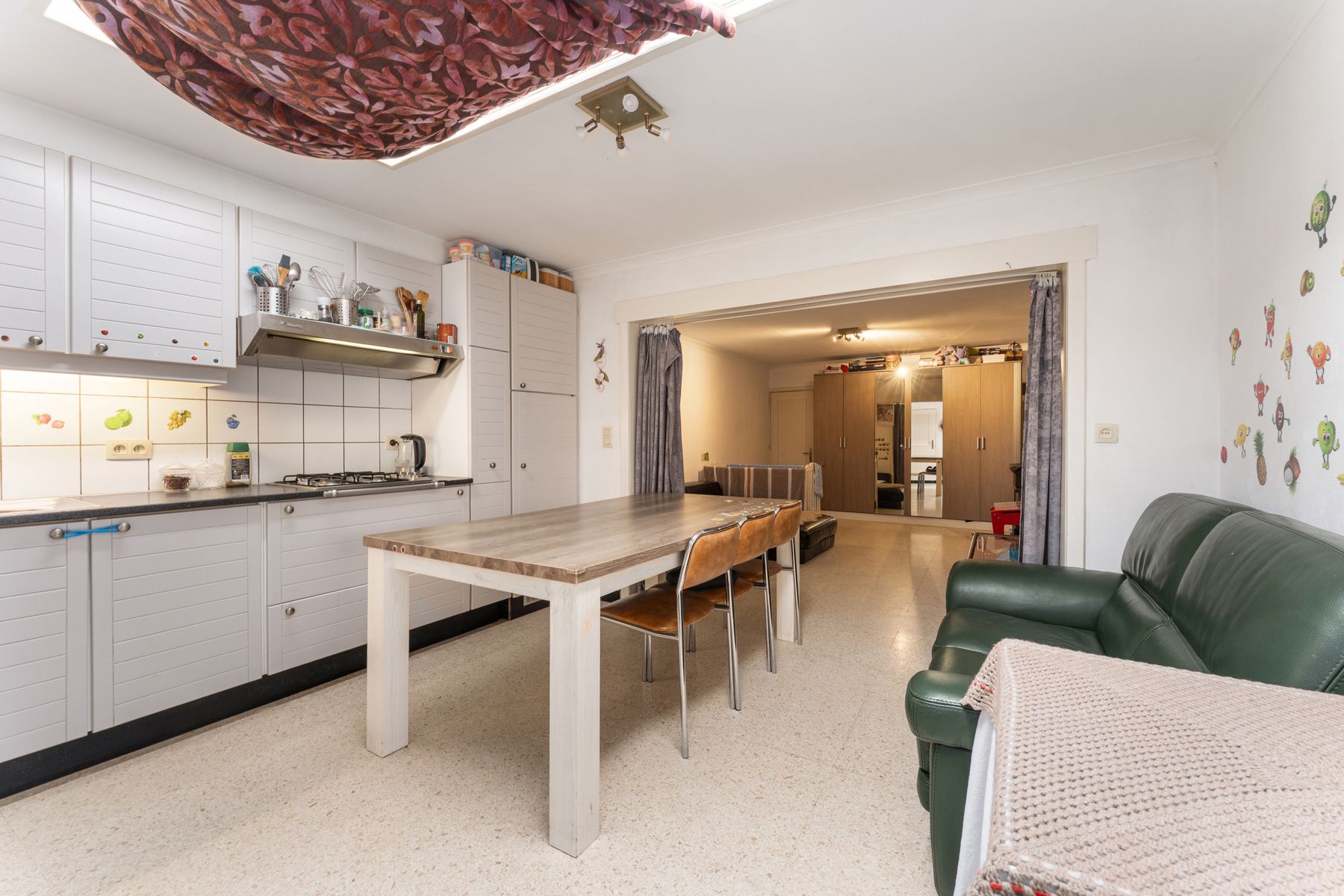 Centraal gelegen woning met afzonderlijke garage foto 3