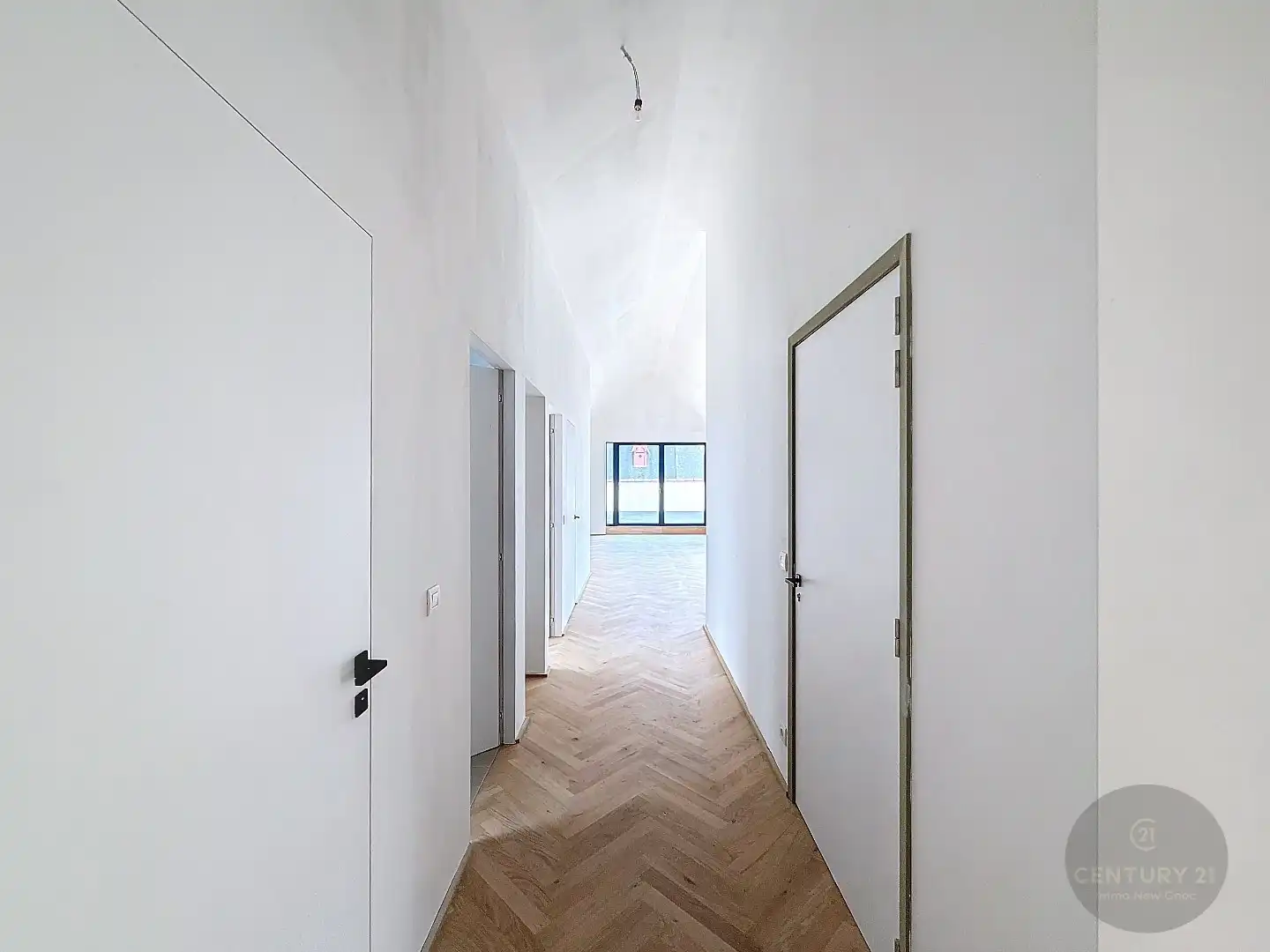 LOFT / PENTHOUSE ST GILLIS KWARTIER foto 15