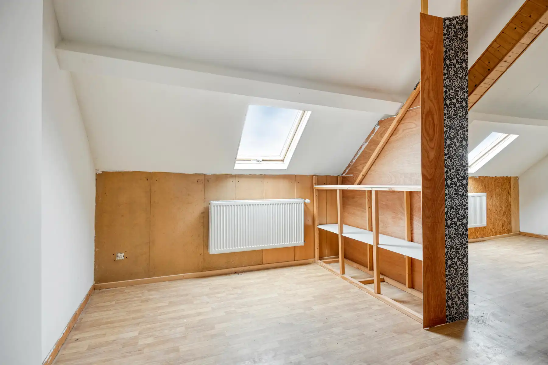 Ruime woning met 4 slaapkamers en loods  foto 23