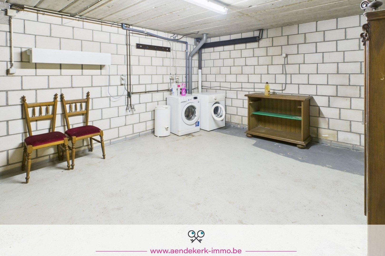 Ruime, te renoveren, woning met loods/stal in As foto 16