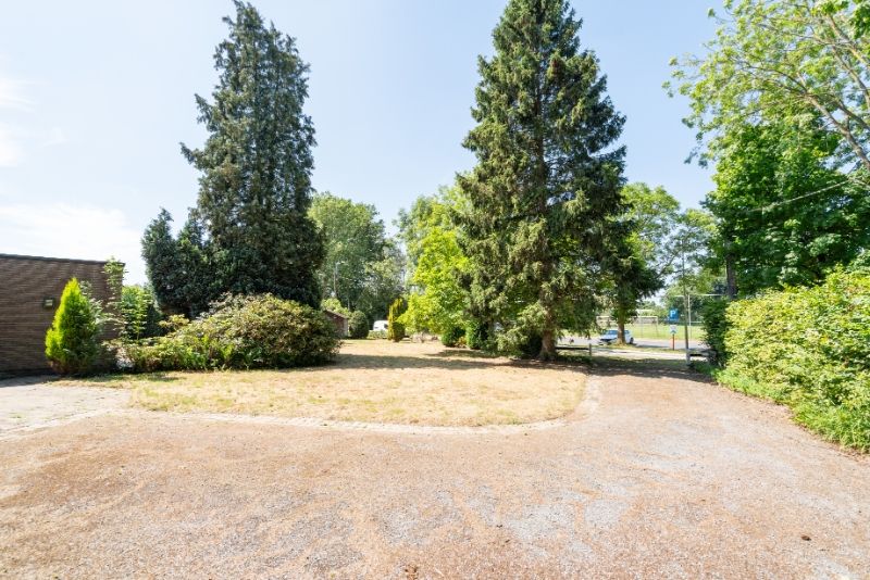 Prachtige locatie! Eigendom op 1414m² grondopp - 36m straatbreedte !!! foto 4