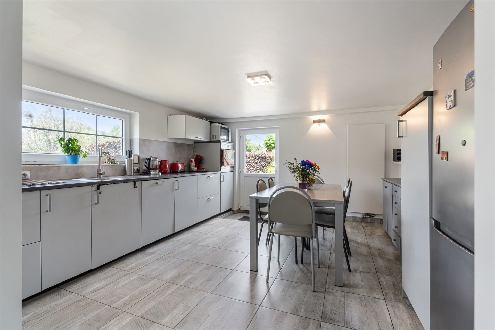 Eengezinswoning in halfopen bebouwing met tuin. foto 6