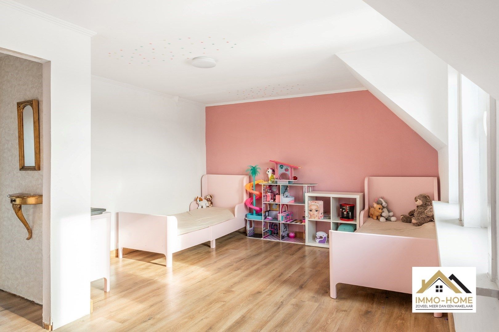 Deels gerenoveerde woning vol potentieel  foto 7