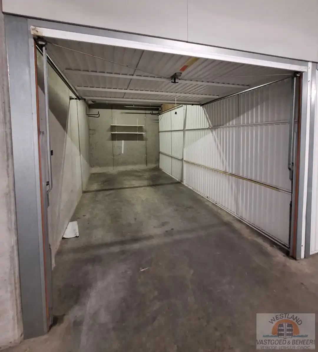 Garagebox in ruime afgesloten ondergrondse parking foto 3