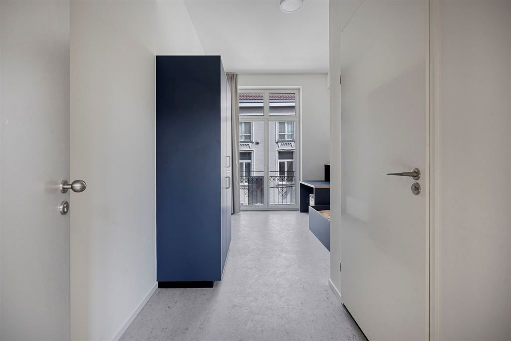 Ruime en moderne studentenkamer in nieuwe studentenresidentie foto 4