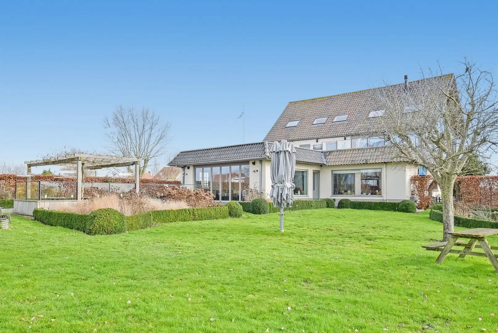 Restaurant met privéwoning en 2 B&B-kamers op 4.370 m² foto 3