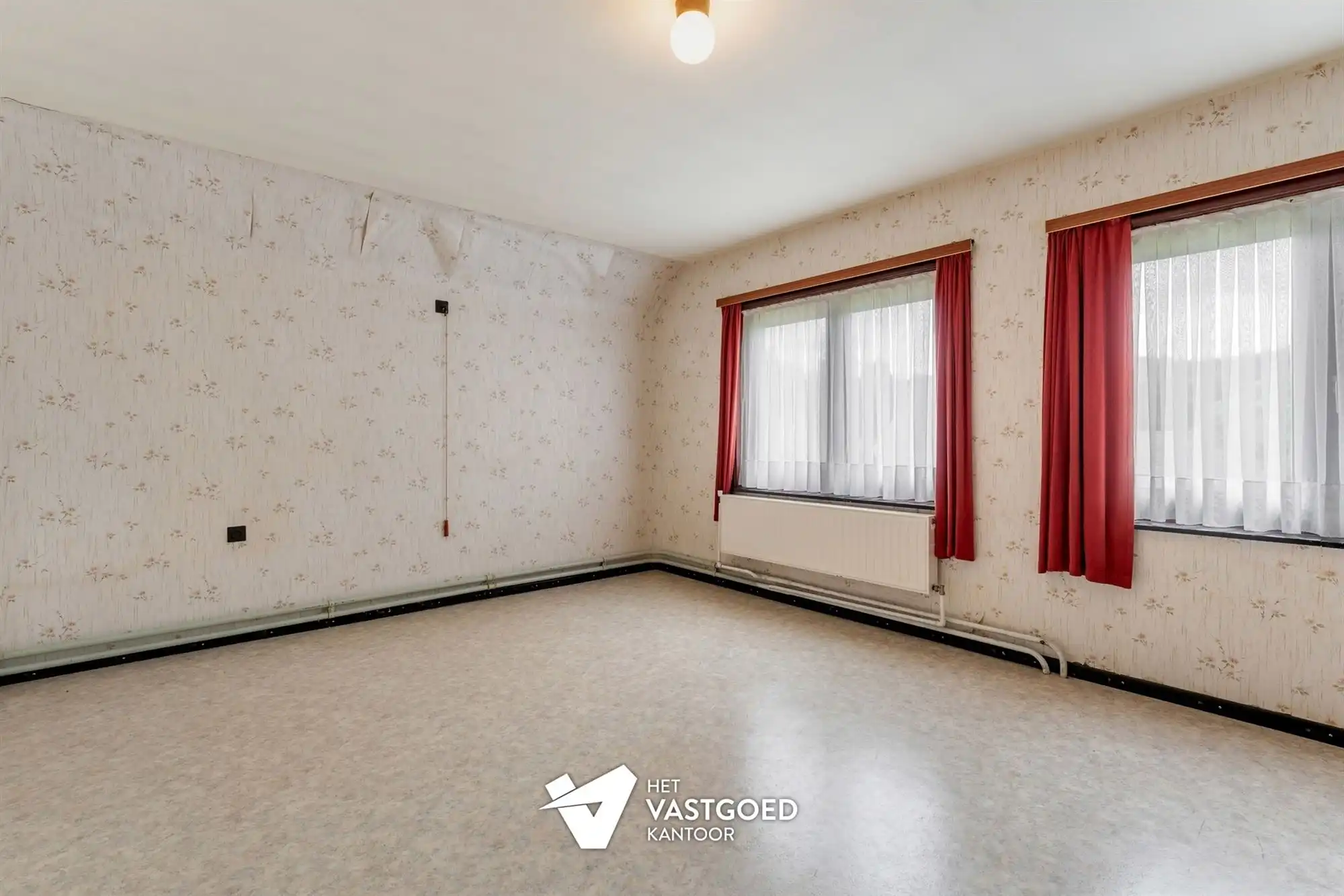OP TE FRISSEN KARAKTERVOLLE WONING UITERST RUSTIG GELEGEN TEN MIDDEN VAN HET GROEN OP EEN PERCEEL VAN 20A16CA TE OOSTHAM foto 17
