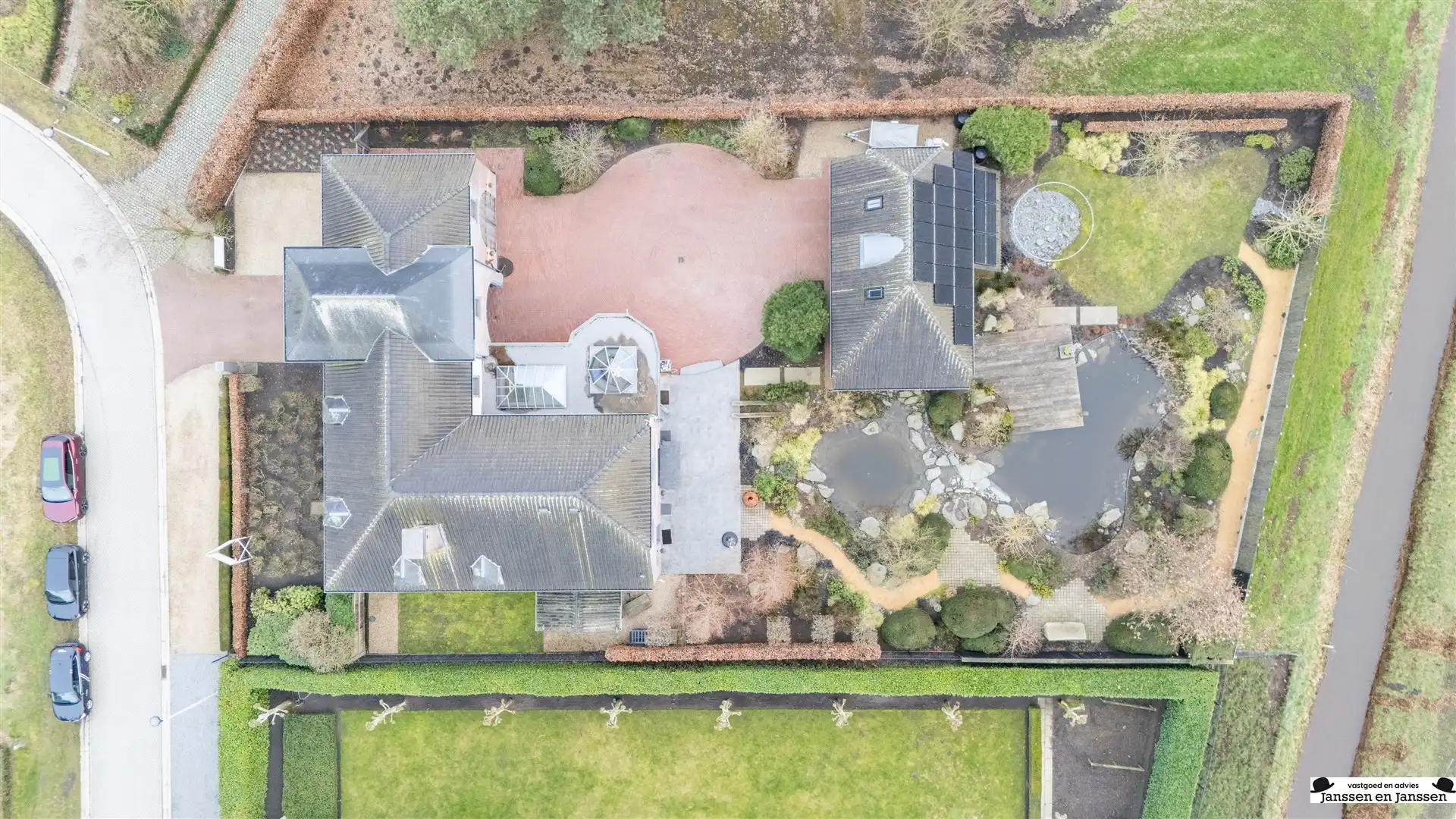 Exclusieve villa op een perceel van ca. 2000 m² in Loenhout foto 3