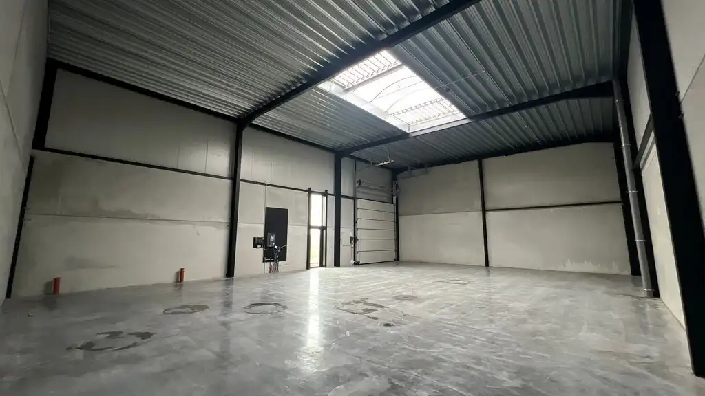 Klein magazijn te huur in Herzele Business Park foto 8