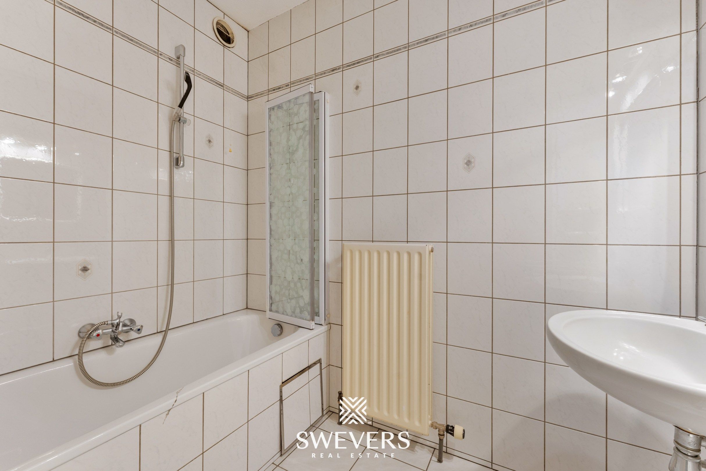 Ruim appartement met 3 slpk en veel lichtinval in Borgloon foto 13