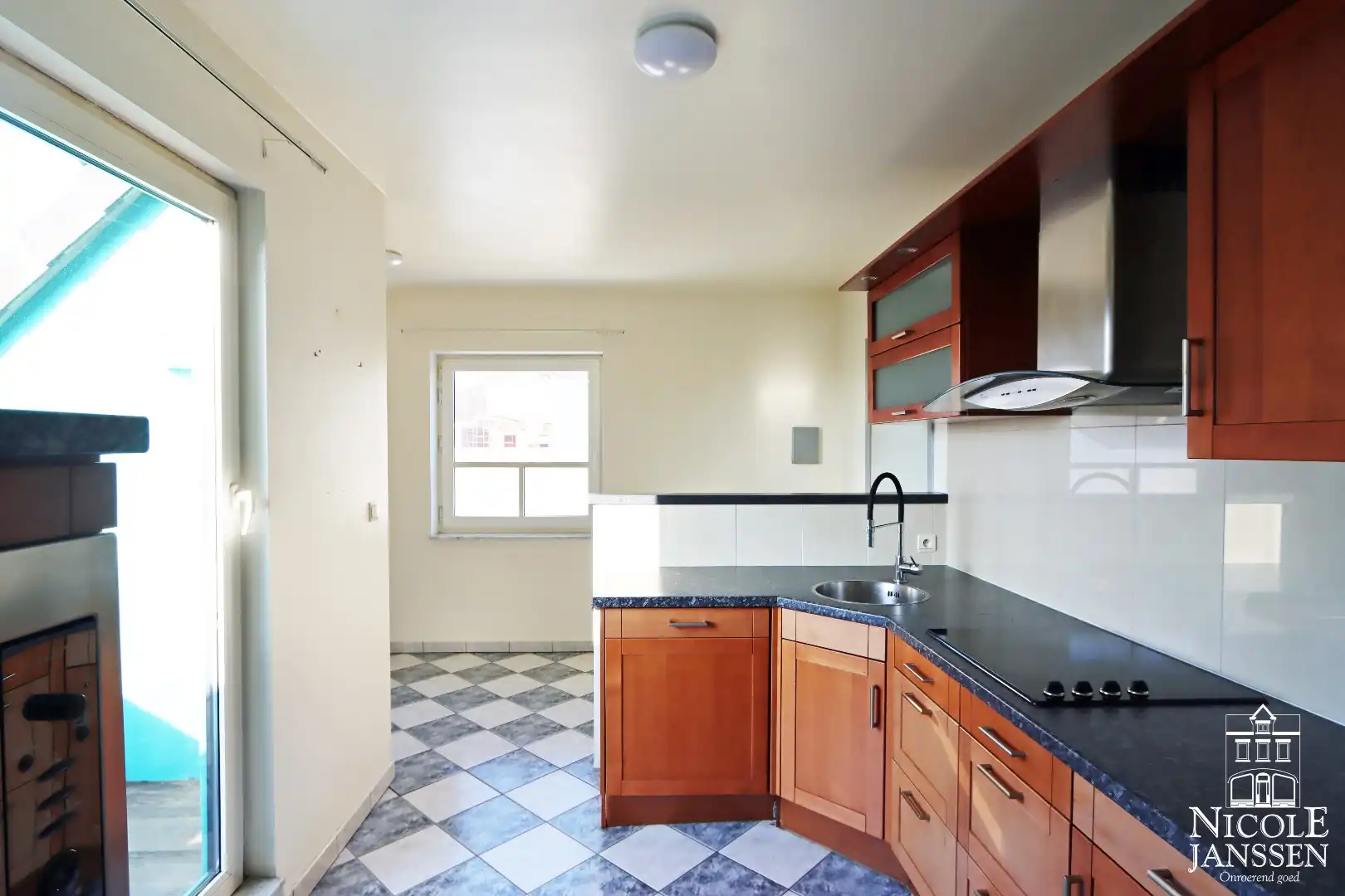 Instapklaar ruim duplex-appartement met 2 slaapkamers en dubbele garage foto 7