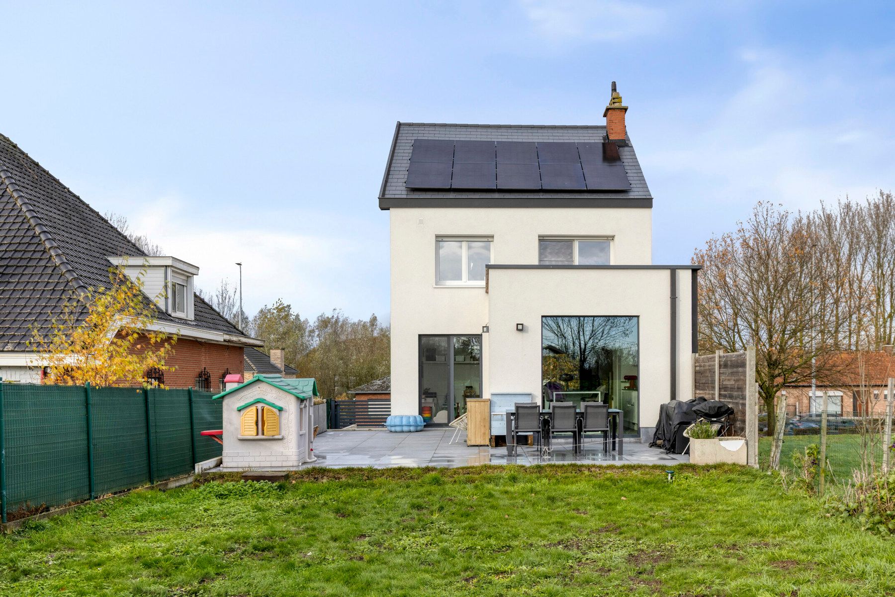 Instapklare woning met 3 slaapkamers, garage en tuin! foto 19