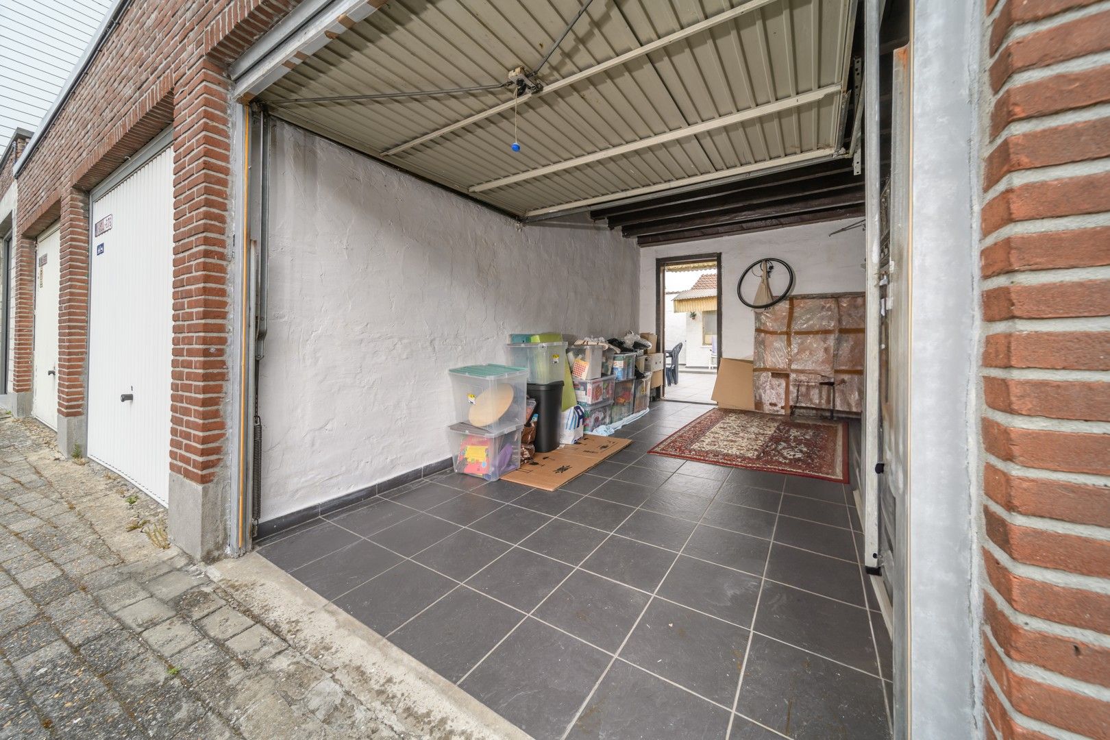 Ruime en zeer goed onderhouden gezinswoning met garage foto 18
