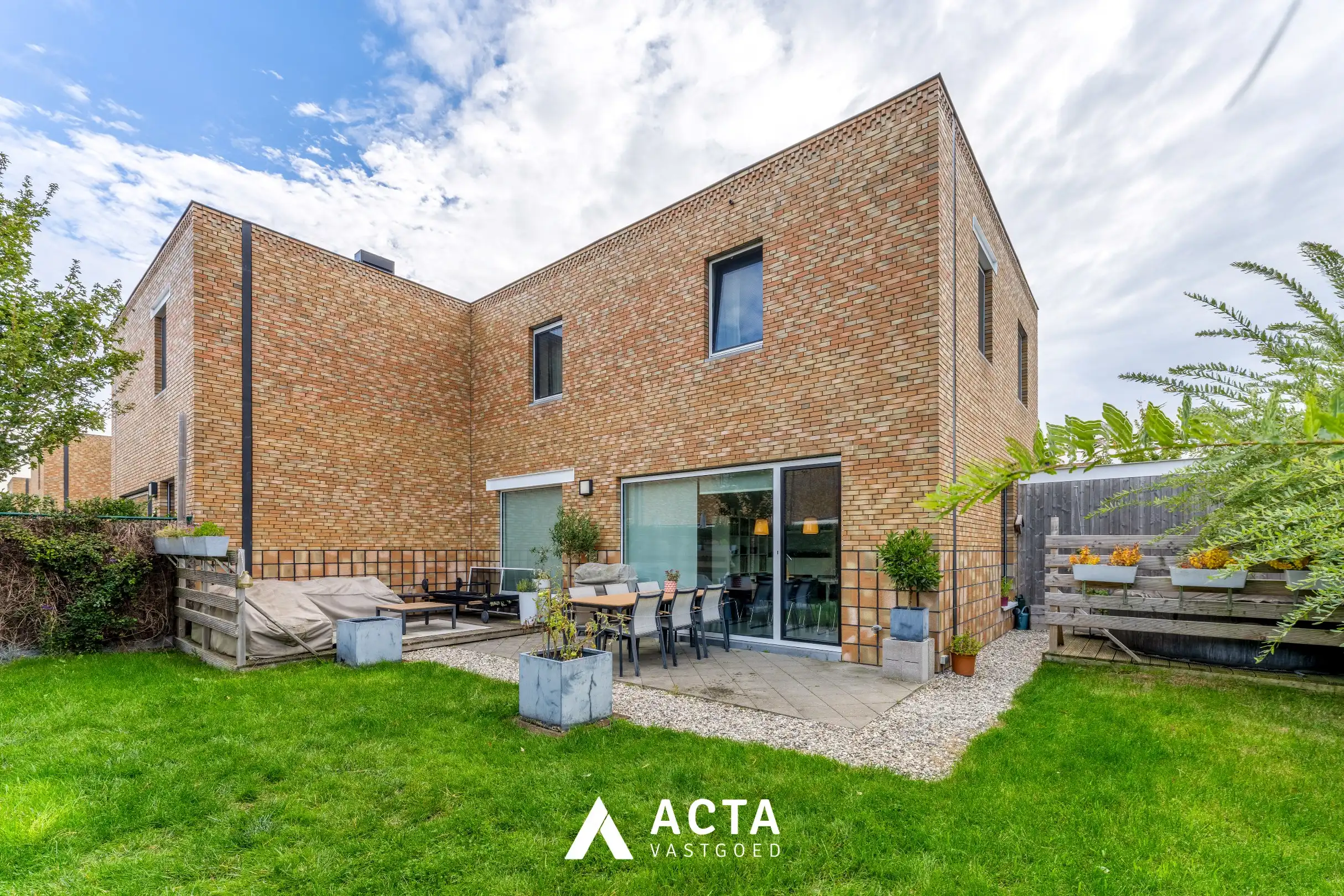 Instapklare halfopen gezinswoning in Baanhof in Oostende foto 20