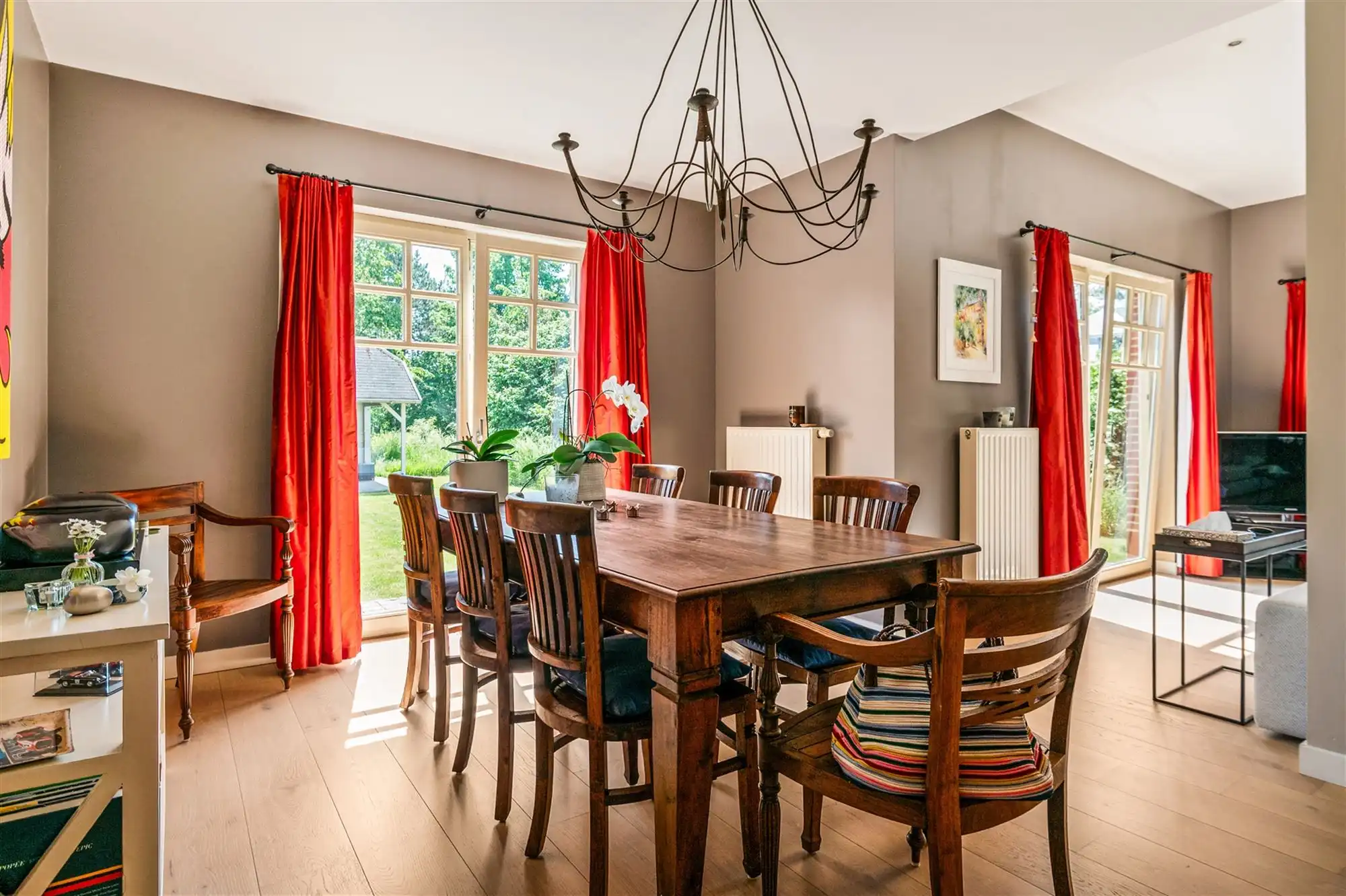 Elegante herenwoning met 4 slaapkamers, ruime zolder en zonnige tuin in Koningshooikt foto 6