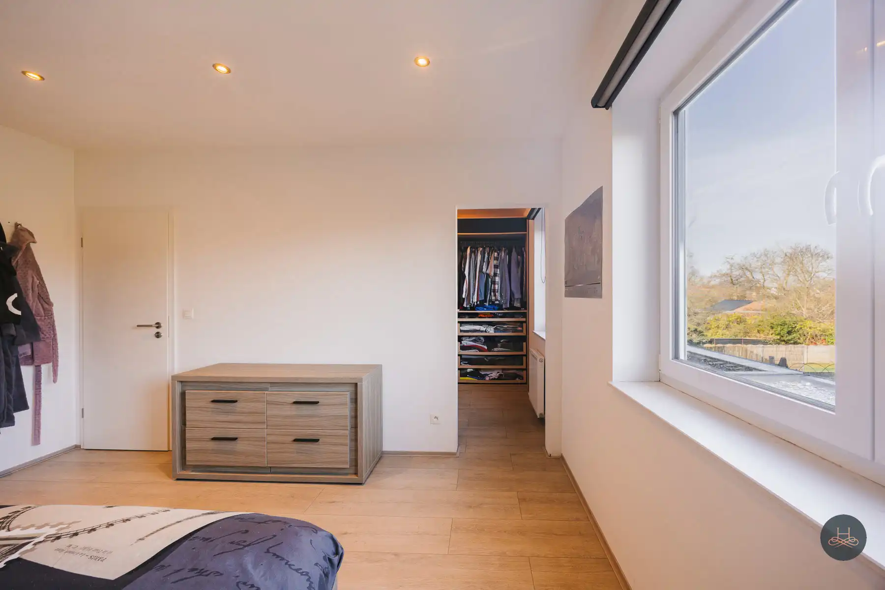 Recent energiezuinige halfopen woning op een royaal perceel foto 19