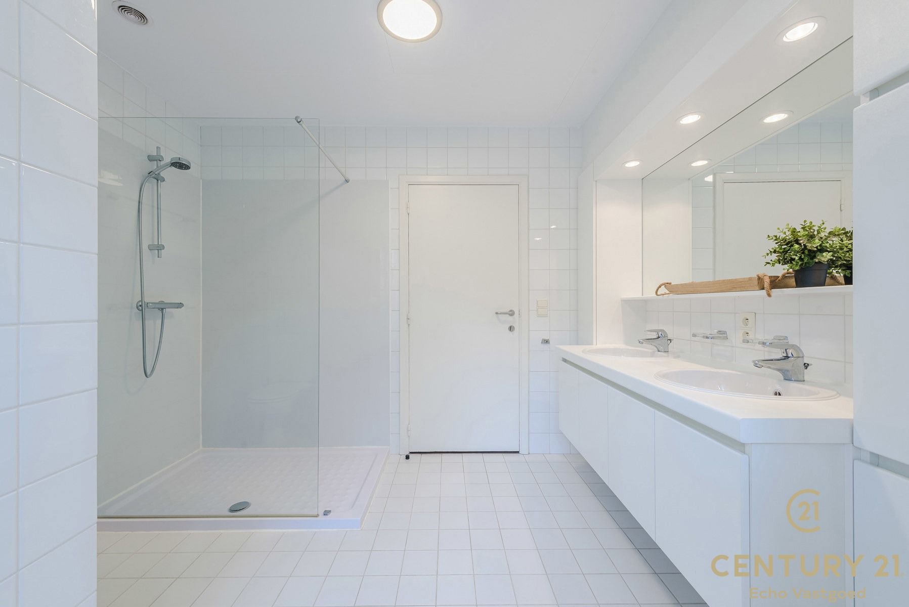 Tijdloze, instapklare villa met 5 slpk en 3 badk op ca1521m² foto 22