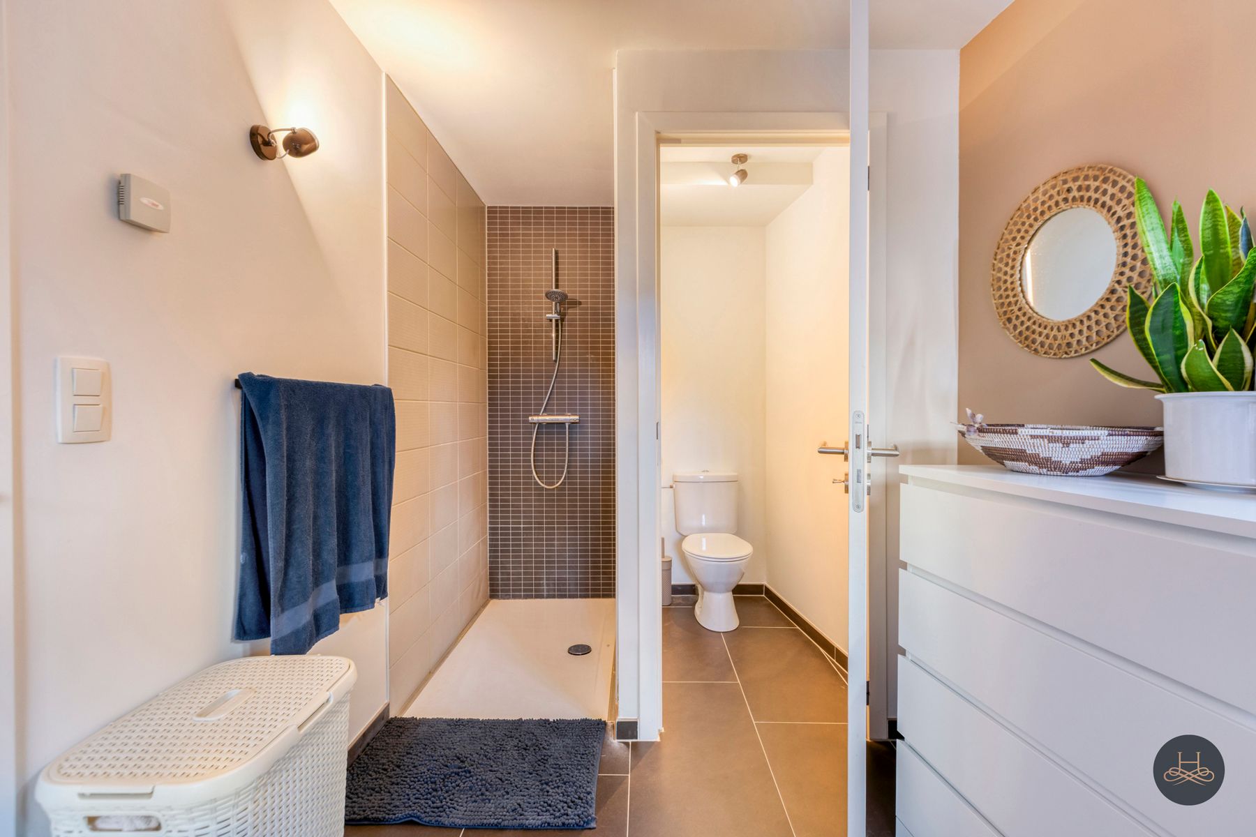Gezellige en moderne halfopen woning met leuke tuin foto 18