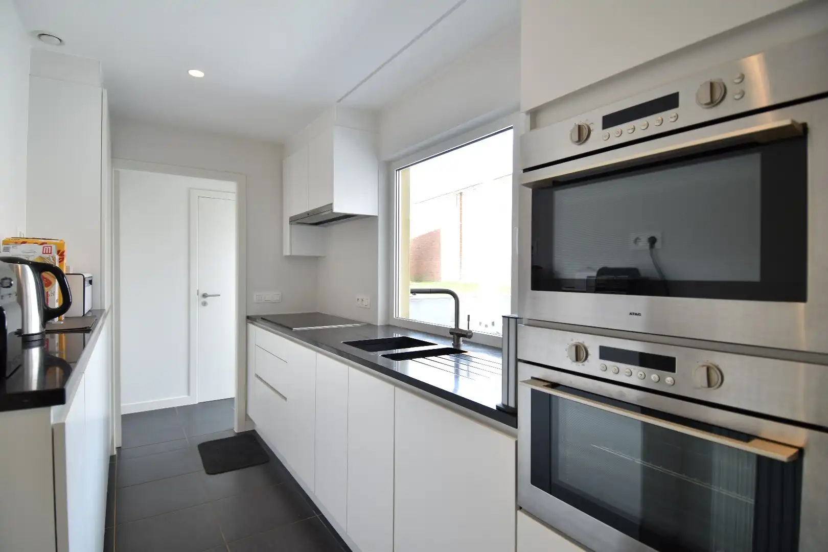 Vernieuwde HOB met 3 slaapkamers, bureel, zonnige tuin en garage te koop in Bellegem foto 8