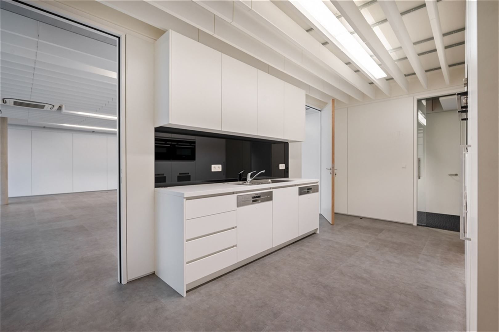 Kantoorgebouw foto 19