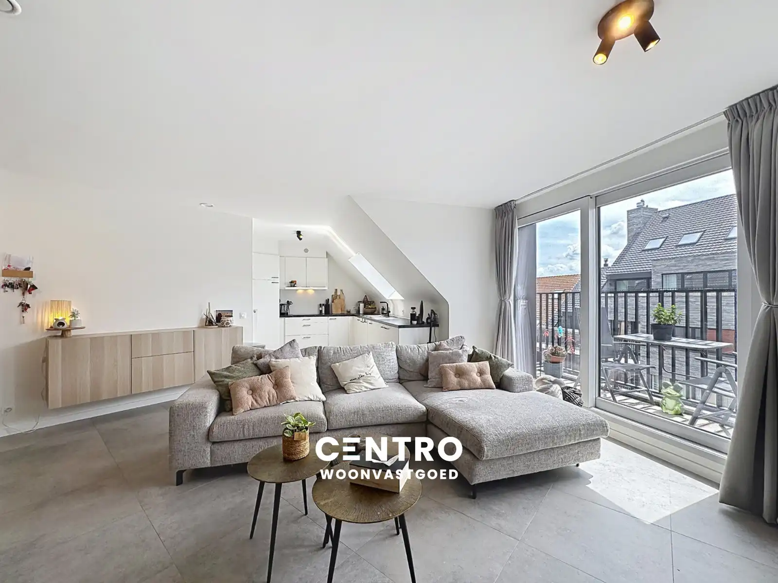 LEUK appartement met 2 slpk én 2 badkamers! foto {{pictureIndex}}
