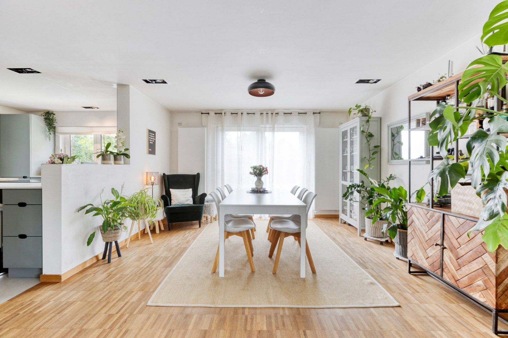 Charmante woning met 4 slpks en verwarmd zwembad op een zonnig perceel van 942 m² !  foto 4