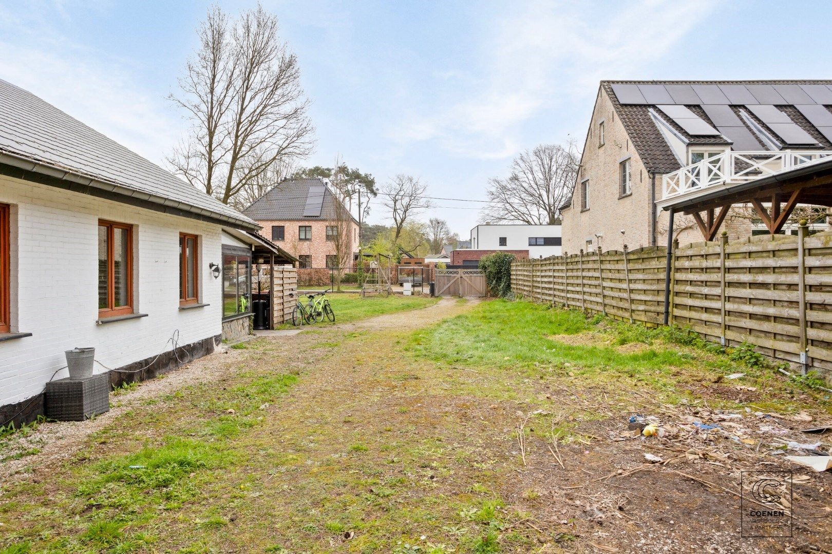 Volledig te renoveren gelijkvloerse woning met 4 slaapkamers, ruime en zonnige tuin op een zeer rustige locatie te Brecht. foto 29