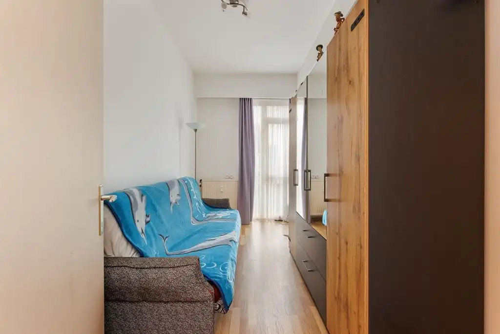 Instapklaar appartement met 3 slaapkamers en veel licht vlak bij het Rivierenhof foto 8
